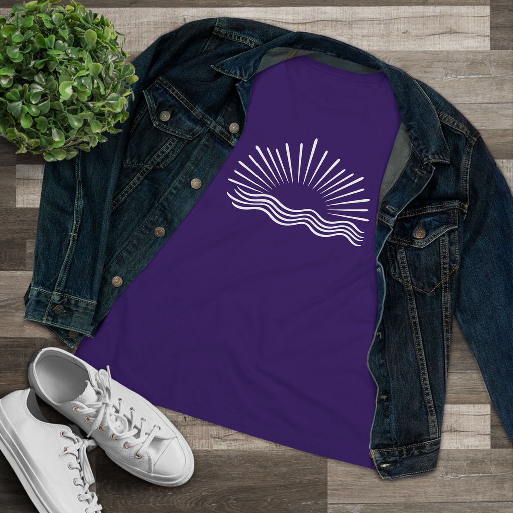 SatsandStripes.com Women’s Minimalist Sun & Waves T-Shirt – Relaxed Fit Cotton Beach Tee Purple with Jean Jacket