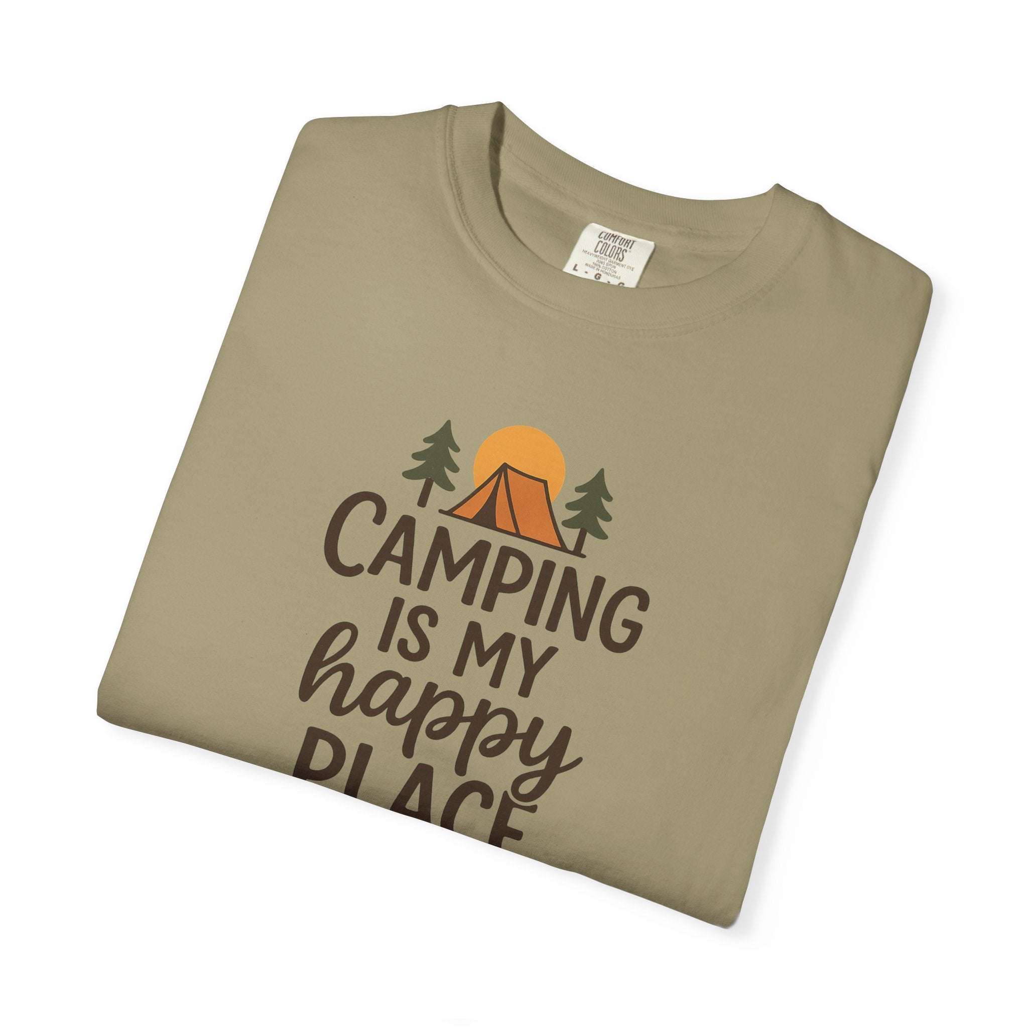 Camping Is My Happy Place T-Shirt Camping Grafik-T-Shirt, Zelt- & Lagerfeuer-Design 5 Farben 100% Baumwolle